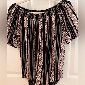 Ann Taylor loft, short sleeve spring shirt, could be worn off the shoulder.